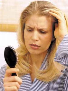 بدون مراجعه به پزشک ریزش مو را برطرف کنید! ریزش مو