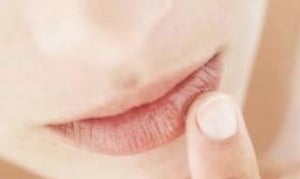 6 روش برای درمان ترک لب ها ترک لبها