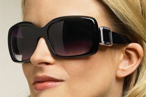 عینک آفتابی بزرگ به چه صورتی می آید؟