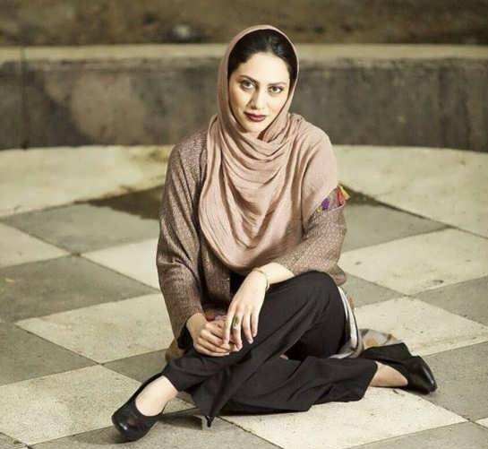 مونا فرجاد مونا فرجاد