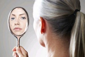 تغذیه نامناسب نیز باعث سفیدی مو می شود تغذیه نامناسب نیز باعث سفیدی مو می شود