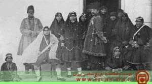 عکس ناصرالدین شاه در میان همسرانش عکس ناصرالدین شاه در میان همسرانش