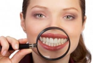 چگونه دندان های شفاف و براقی داشته باشیم؟ چگونه دندان های شفاف و براقی داشته باشیم؟