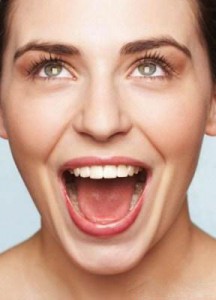 برجسته شدن گونه های بدون آرایش
