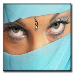 رفع کردن قرمزی چشم بعد از آرایش