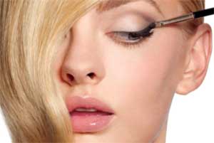 مژه هایتان زیبا بلند و طبیعی جلوه دهید