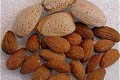 خوردن بادام باعث زیبایی می شود خوردن بادام باعث زیبایی می شود