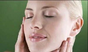 چگونه بدون آرایش کردن صورت زیبا و حذاب داشته باشید؟ چگونه بدون آرایش کردن صورت زیبا و حذاب داشته باشید؟