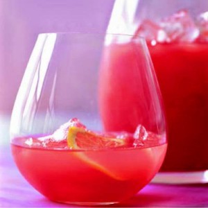 طرز تهیه توت فرنگی رژیمی و لیموناد هندوانه