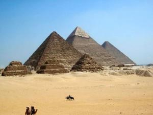 اهرام جیزه مصر آشنایی با اهرام جیزه مصر و تصاویر