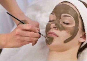 استفاده از ماسک شکلاتی برای شادابی پوست استفاده از ماسک شکلاتی برای شادابی پوست