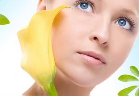 چرا پوست تیره می شود؟ دلیل سیاه شدن پوست و درمان آن