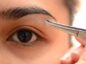 هنگام برداشتن ابرو و آرایش ابرو به این نکات توجه کنید هنگام برداشتن ابرو و آرایش ابرو به این نکات توجه کنید