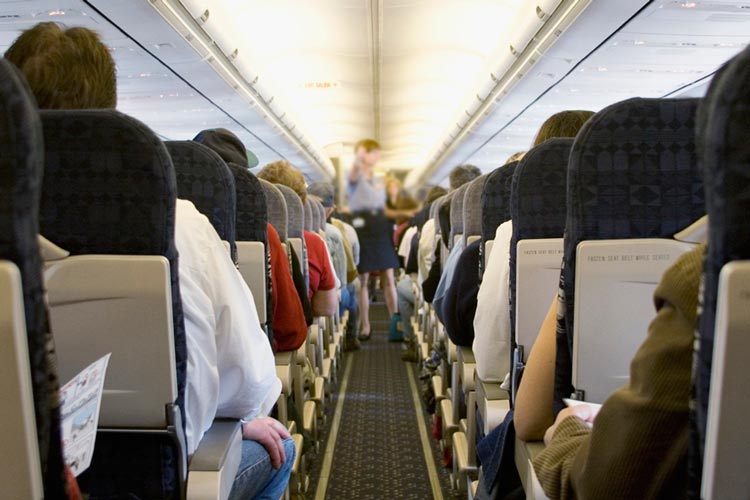 قبل از پرواز این غذاها و خوراکی ها را نخورید