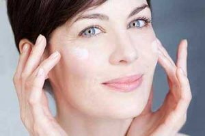 روش های خانم های انگلیسی برای داشتن چهره زیبا بدون آرایش روش های خانم های انگلیسی برای داشتن چهره زیبا بدون آرایش