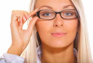 آموزش سریع ترین روش ارایش برای خانم ها کارمند