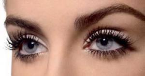مشکلاتی که باعث نابود شدن مژه هایتان می شود مشکلاتی که باعث نابود شدن مژه هایتان می شود