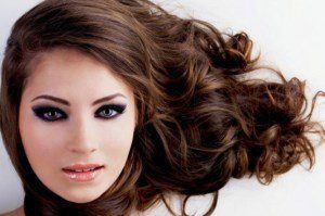 5 ماسک طبیعی برای تقویت و پرپشت کردن موها 5 ماسک طبیعی برای تقویت و پرپشت کردن موها