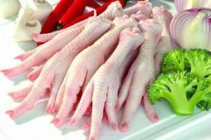 برای از بین بردن چین و چروک صورت پای مرغ بخورید! برای از بین بردن چین و چروک صورت پای مرغ بخورید!