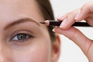 مداد ابرو باعث ریزش ابرو و سوختن ریشه ابرو می شود مداد ابرو باعث ریزش ابرو و سوختن ریشه ابرو می شود