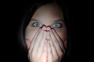 عکس بلای وحشتناکی که سر چهره زن آمد (با داروی تقلبی)