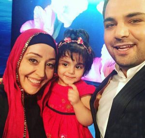 عکس سلفی آرزو افشار و احسان علیخانی در برنامه ماه عسل عکس سلفی آرزو افشار و احسان علیخانی در برنامه ماه عسل