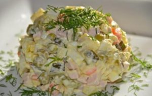 طرز تهیه سالاد روس (سالاد الویه روسی) طرز تهیه سالاد روس (سالاد الویه روسی)