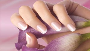 حکم شرعی کاشت ناخن و مژه مصنوعی حکم شرعی کاشت ناخن و مژه مصنوعی