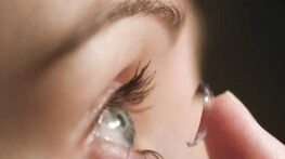 لنز استفاده کنیم یا عینک بزنیم؟