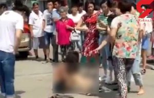 فیلم لخت شدن زنان فمنیست در پاریس! فیلم لخت کردن دختر به دلیل خیانت و فیلم... فیلم لخت شدن زنان فمنیست در پاریس! فیلم لخت کردن دختر به دلیل خیانت و فیلم…