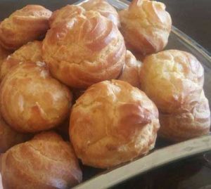 طرز تهیه نان خامه ای طرز تهیه نان خامه ای