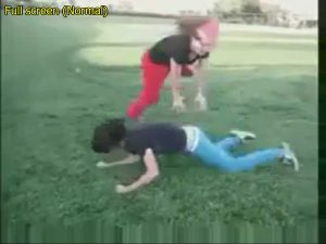 کلیپ شوخی وحشتناک با دختر کلیپ شوخی وحشتناک با دختر
