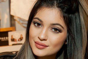 روش داشتن لب های برجسته و پف کرده با ماسک خانگی و بی خطر روش داشتن لب های برجسته و پف کرده با ماسک خانگی و بی خطر
