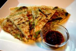 طرز تهیه پنکیک پیازچه