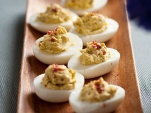 طرز تهیه تخم مرغ شکم پر طرز تهیه تخم مرغ شکم پر