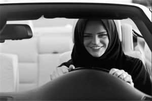 خانم های ایرانی چه نوع خودرویی را می پسندند؟ خانم های ایرانی چه نوع خودرویی را می پسندند؟