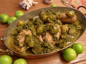 طرز تهیه خورش گوجه سبز با مرغ