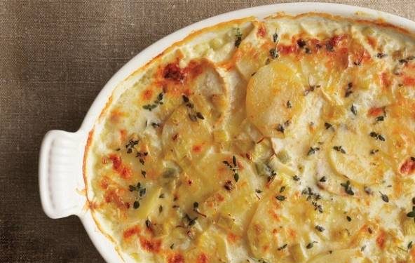 طرز تهیه گراتین سیب زمینی و کرفس