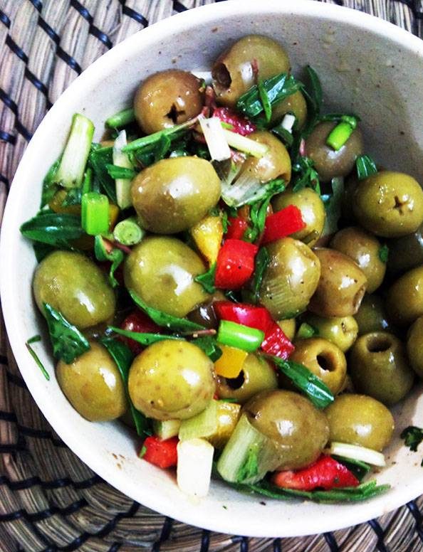 طرز تهیه سالاد زیتون