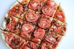 طرز تهیه پیتزای پیاز کاراملی