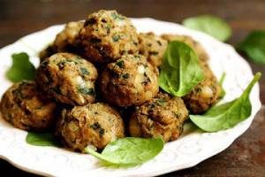 طرز تهیه کوفته ریزه مرغ با گردو طرز تهیه کوفته ریزه مرغ با گردو