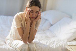 دلیل سردرد پس از بیدار شدن از خواب چیست و راه درمان این سردرد چیست؟