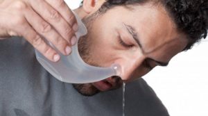 مزایا و معایب شستن بینی با آب نمک مزایا و معایب شستن بینی با آب نمک