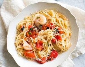 طرز تهیه اسپاگتی میگو و کدو طرز تهیه اسپاگتی میگو و کدو