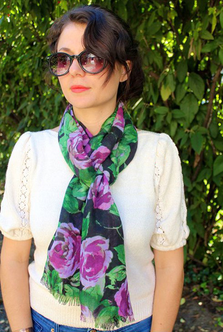 آموزش تصویری بستن شال گردن در فصل سرما