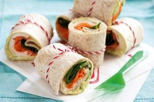 طرز تهیه دست پیچ مرغ با پوره آووکادو طرز تهیه دست پیچ مرغ با پوره آووکادو