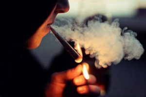 سیگار کشیدن تفریحی و تفننی هم بسیار خطرناک است! سیگار کشیدن تفریحی و تفننی هم بسیار خطرناک است!