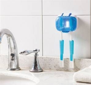 هرگز مسواک را درون دستشویی قرار ندهید