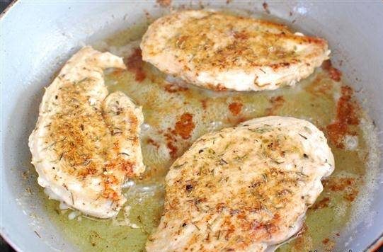 طرز تهیه مرغ سرخ شده با لیمو عمانی