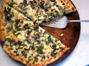 طرز تهیه پیتزای گوشت و اسفناج طرز تهیه پیتزای گوشت و اسفناج